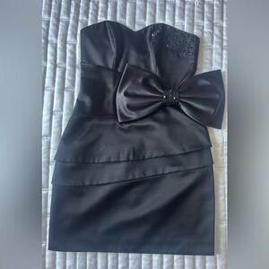 Black Strapless Sheath Dress for Cocktail Events